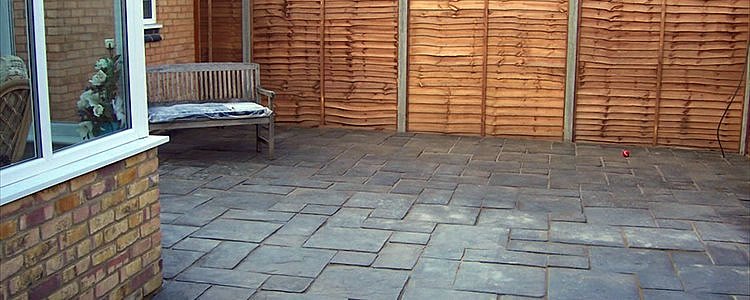 Patio in Binfield by MMAS Construction